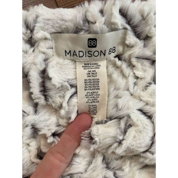 Madison 88 Anthropologie faux fur infinity scarf - Picture 5 of 5